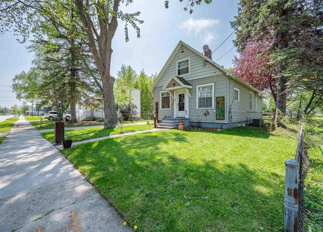 Property at 914 Reber St, Green Bay, WI 54302, 3 beds, 1 bath