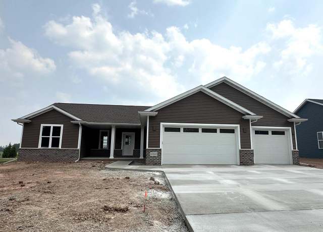 Property at 1316 S Jade Dr, Appleton, WI 54915, 3 beds, 2 baths