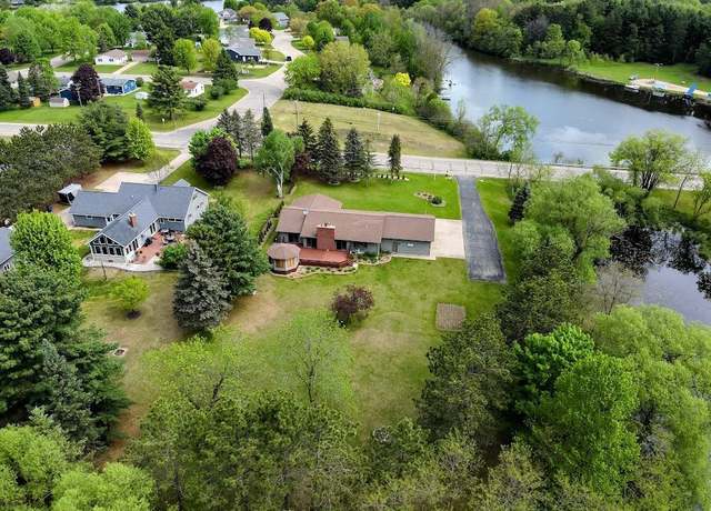 Property at 171 8th St, Clintonville, WI 54929, 3 beds, 3.5 baths