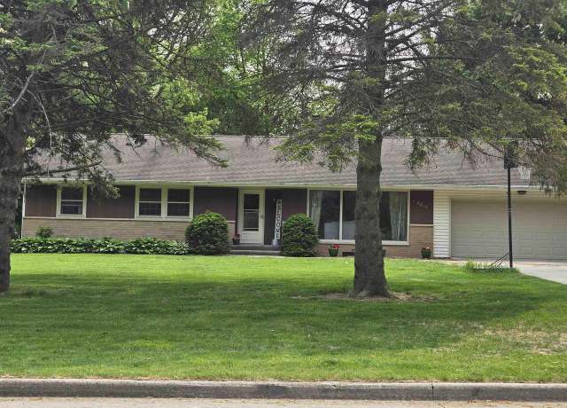 Property at 4817 Morgan Dr, Manitowoc, WI 54220, 4 beds, 1.5 baths