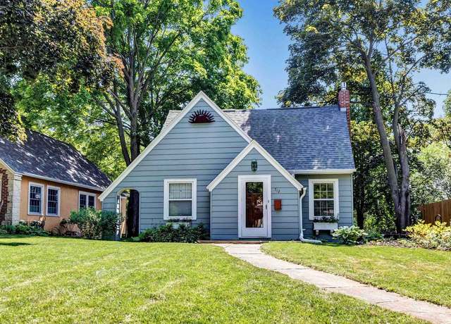 Property at 712 Allouez Ter, Green Bay, WI 54301, 3 beds, 2 baths