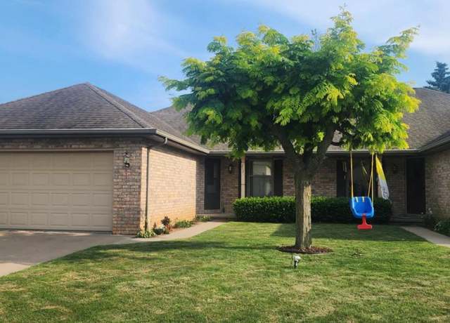 Property at 2921 W Creek Valley Ln, Appleton, WI 54914, 2 beds, 1.5 baths