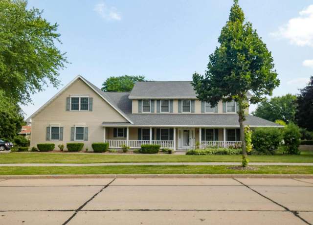 Property at 125 E Wayfarer Ln, Appleton, WI 54913, 5 beds, 4.5 baths