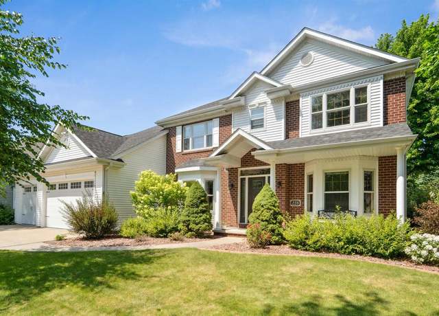 Property at 228 E Thornbrook Ln, Appleton, WI 54913, 5 beds, 4 baths