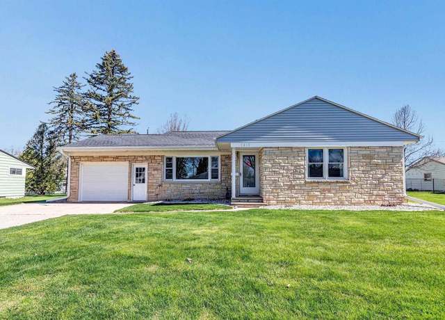 Property at 1615 Highview St, De Pere, WI 54115, 3 beds, 1 bath
