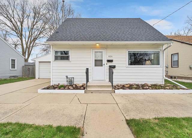 Property at 826 Nicolet Ave, Green Bay, WI 54304, 2 beds, 1 bath
