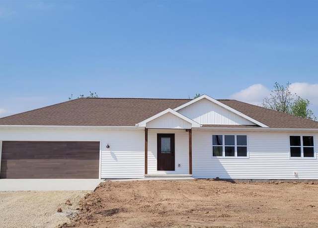 Property at 629 Douglas St, New London, WI 54961, 3 beds, 2.5 baths