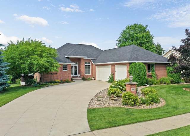 Property at 1849 Saddlebrook Ln, De Pere, WI 54115, 5 beds, 3 baths