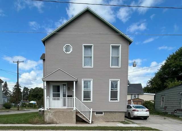 Property at 518 13th Ave, Menominee, MI 49858, 3 beds, 1.5 baths