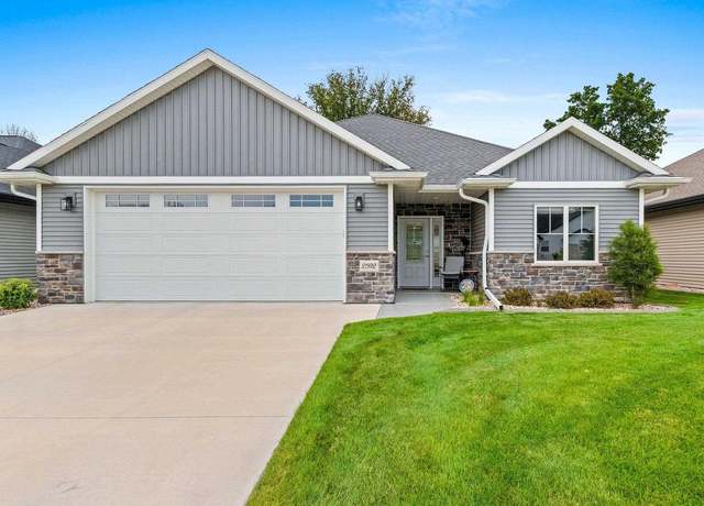 Property at 2592 Farmington Way #17, Suamico, WI 54313, 3 beds, 2 baths