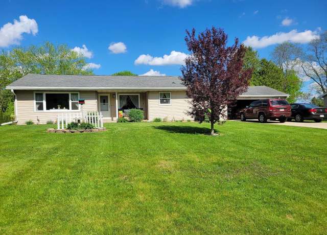 Property at N4516 Hazelwood Rd, Hustisford, WI 53034, 3 beds, 2 baths