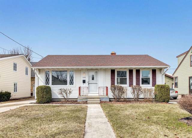 Property at 1138 S 26th St, Manitowoc, WI 54220, 3 beds, 1 bath