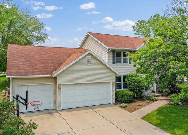 Property at 803 W Gile Cir, De Pere, WI 54115, 4 beds, 2.5 baths