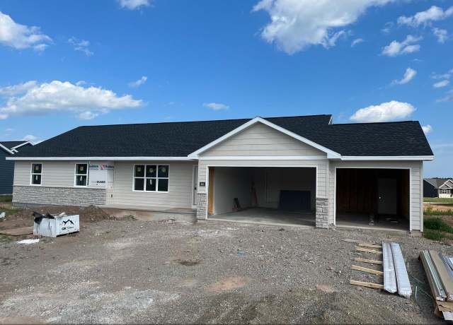 Property at 551 Emerald Isle Ct, Wrightstown, WI 54180, 3 beds, 2.5 baths