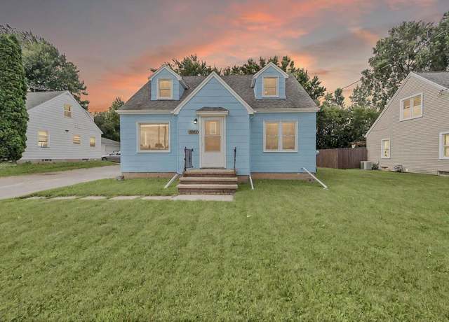 Property at 1203 W Northland Ave, Appleton, WI 54914, 4 beds, 2 baths