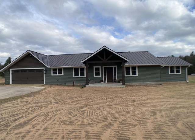 Property at N6450 Fox Ln, Shawano, WI 54166, 5 beds, 3 baths