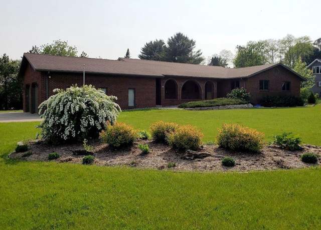 Property at 171 8th St, Clintonville, WI 54929, 3 beds, 3.5 baths
