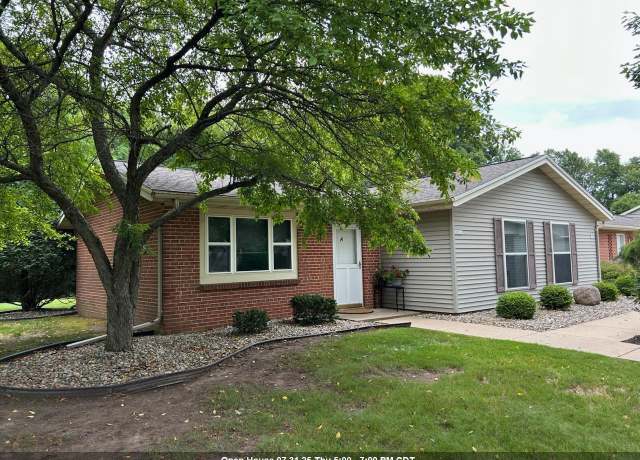 Property at 925 S West Ct, Appleton, WI 54915, 2 beds, 1 bath