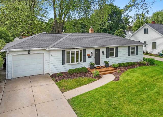 Property at 625 N Winnebago St, De Pere, WI 54115, 3 beds, 2 baths