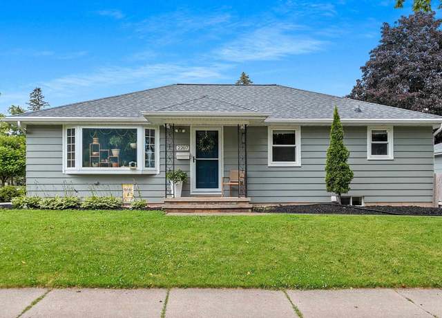 Property at 2207 S Greenview St, Appleton, WI 54915, 3 beds, 1 bath
