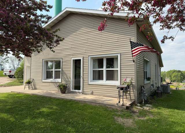 Property at 410 W Willow St, Bear Creek, WI 54922, 2 beds, 1 bath