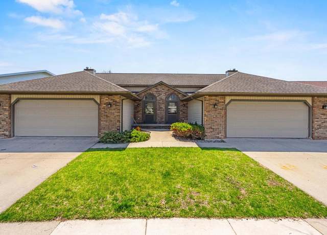 Property at 801 W Ridgeview Dr, Appleton, WI 54914, 4 beds, 2.5 baths
