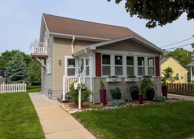 Property at 625 N Bennett St, Appleton, WI 54914, 3 beds, 1 bath