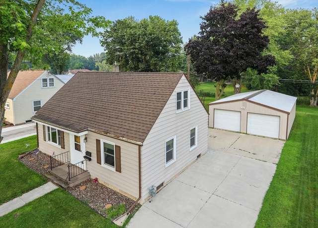 Property at 514 S Parkway Dr, Brillion, WI 54110, 3 beds, 1 bath