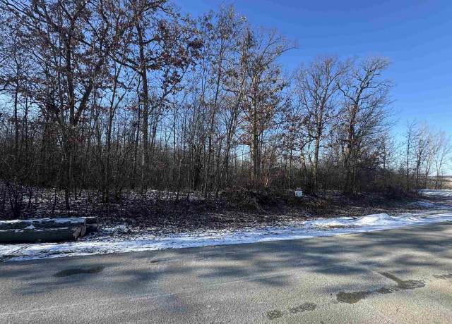 Property at 1911 Cottontail Dr, Oshkosh, WI 54904