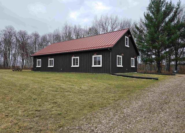 Property at E2021 Kenwood Dr, Iola, WI 54945