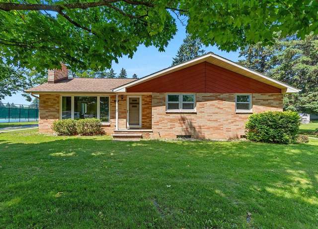 Property at 1263 Cardinal Ln, Green Bay, WI 54313, 3 beds, 1 bath