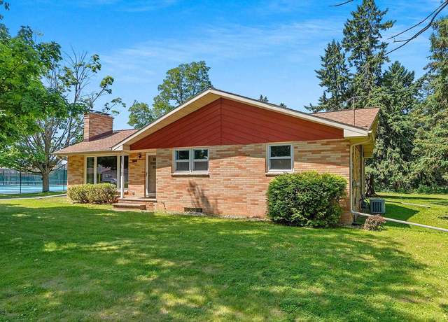 Property at 1263 Cardinal Ln, Green Bay, WI 54313, 3 beds, 1 bath