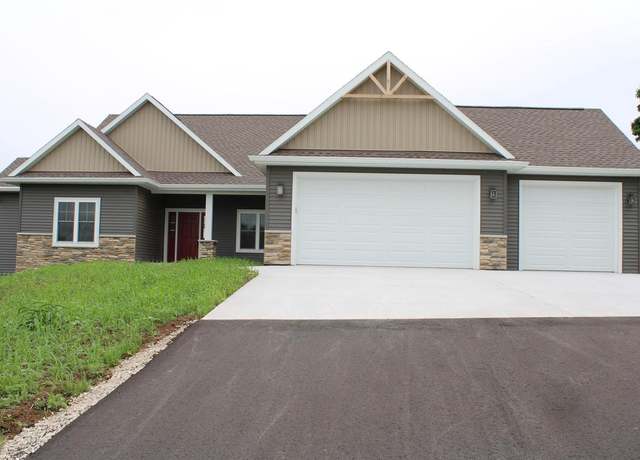 Property at W4241 Hilltop Dr, Fond Du Lac, WI 54937, 3 beds, 2 baths