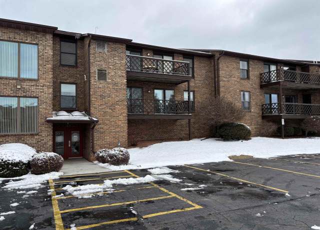 Property at 340 W St Joseph St #6, Green Bay, WI 54301, 1 bed, 1 bath