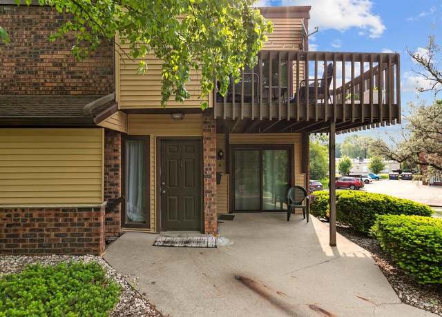 Property at 206 Royal Ct #12, Appleton, WI 54915, 2 beds, 1.5 baths