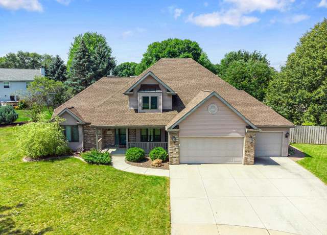 Property at 1215 Hazelwood Ct, Neenah, WI 54956, 4 beds, 2.5 baths