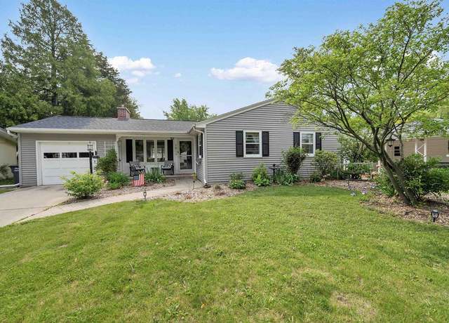 Property at 3813 S Clay St, Green Bay, WI 54301, 3 beds, 2 baths