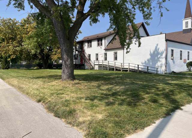 Property at 821 N Webster Ave, Green Bay, WI 54302
