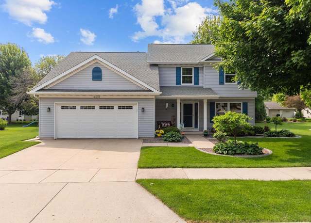 Property at 2521 E Inglewood Pl, Appleton, WI 54915, 4 beds, 2.5 baths