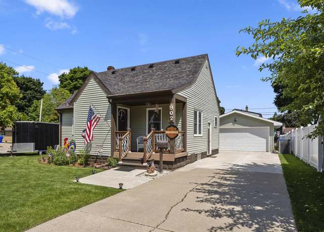 Property at 902 E Fremont St, Appleton, WI 54915, 3 beds, 1 bath