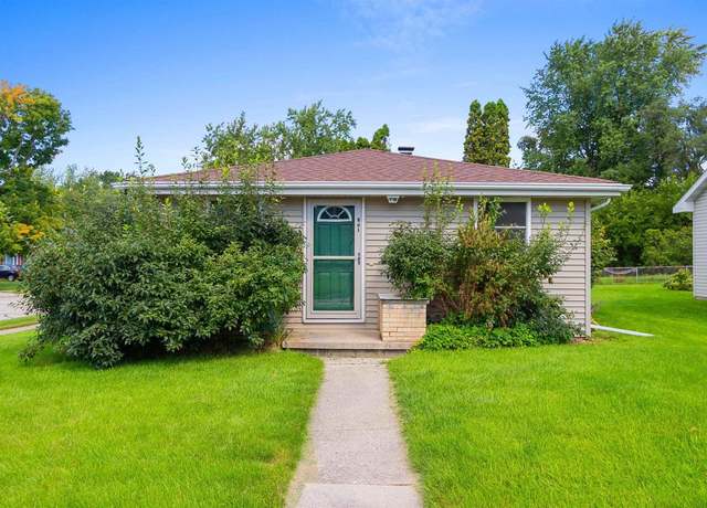 Property at 801 Gallagher St, Green Bay, WI 54303, 2 beds, 1 bath