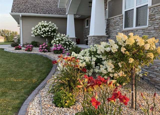 Property at 2105 Morningstar Ln, Oshkosh, WI 54904, 5 beds, 3.5 baths