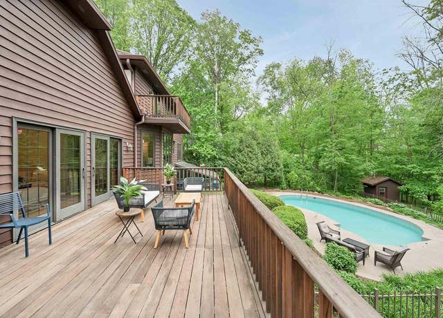 Property at 4439 Indian Trl, Green Bay, WI 54313, 4 beds, 3.5 baths