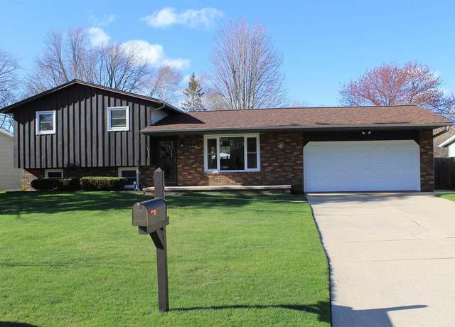 Property at 1520 Kennedy Dr, Green Bay, WI 54304, 3 beds, 1.5 baths