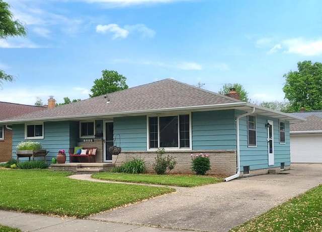 Property at 1206 E Frances St, Appleton, WI 54911, 3 beds, 2 baths