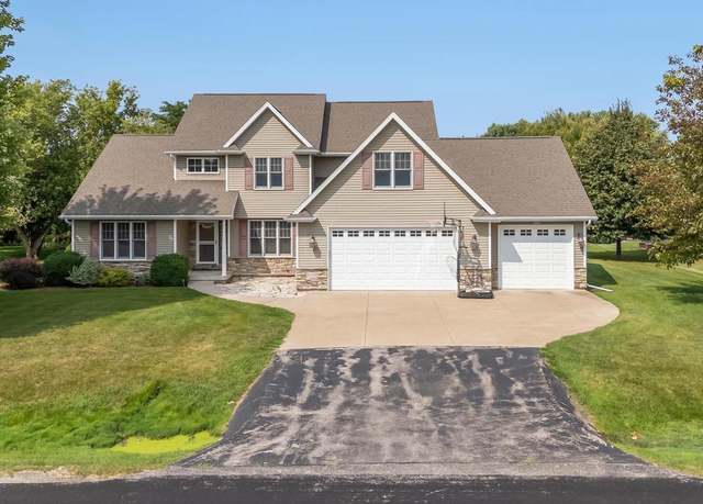 Property at 4450 Ravine Way, Oshkosh, WI 54904, 4 beds, 3.5 baths