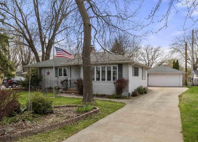 Property at 156 Gregor Ct, Appleton, WI 54915, 3 beds, 1.5 baths
