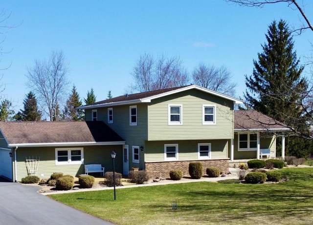 Property at W5885 Timber Trl, Fond Du Lac, WI 54937, 3 beds, 2 baths