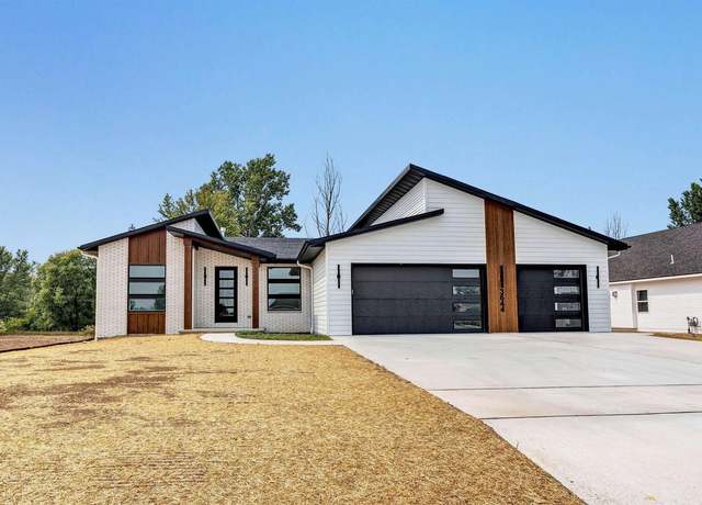 Property at 3644 W Hank Ave, De Pere, WI 54115, 3 beds, 2.5 baths