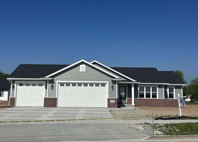 Property at 1201 S Kensington Dr, Appleton, WI 54915, 3 beds, 2 baths